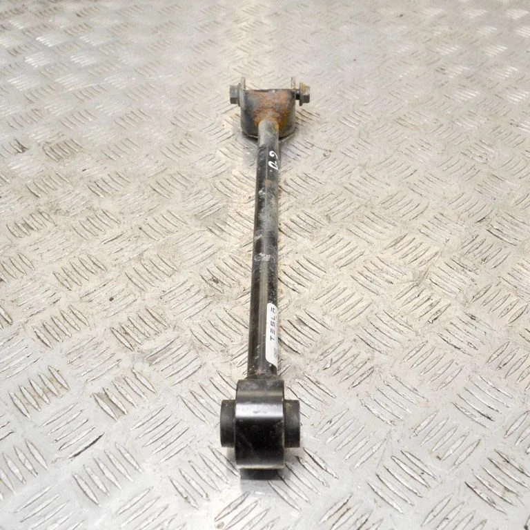 Rear upper control arm/wishbone – Tesla Model S (2012-)