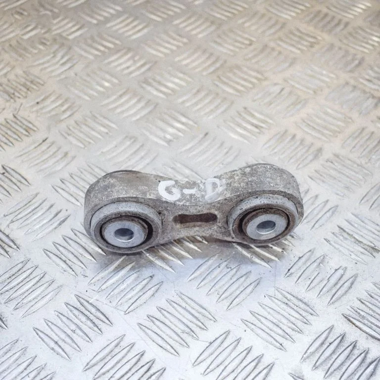 Tagumine ülemine õõtshoob 102744100A