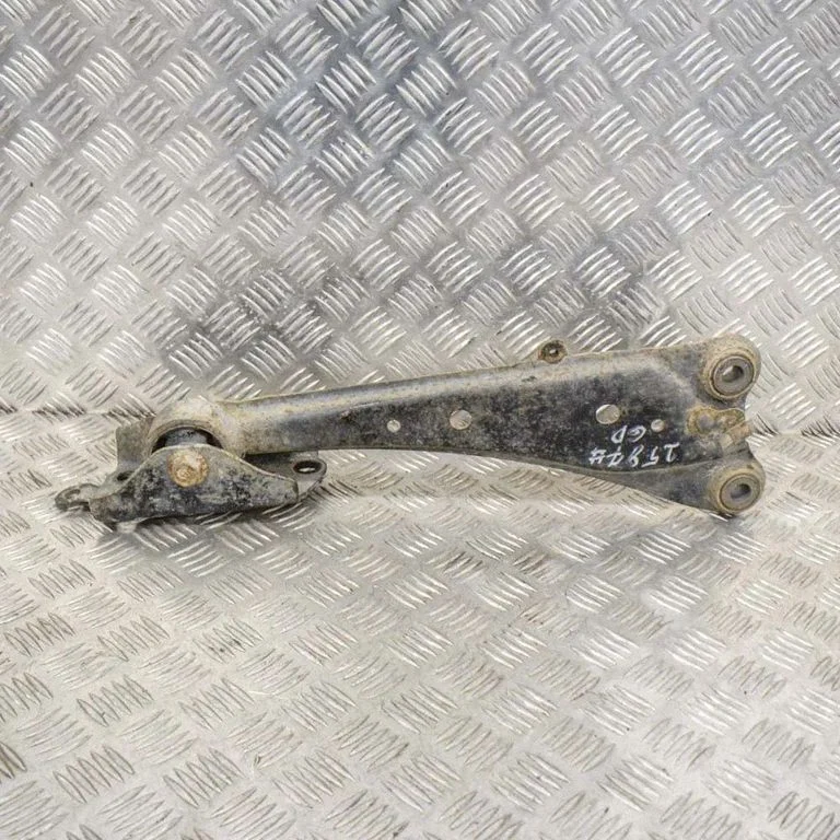 Rear upper control arm/wishbone – right
