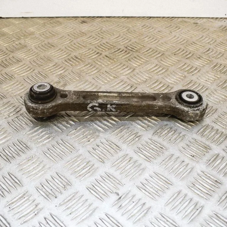 Tagumine ülemine õõtshoob 670006273 – Maserati Ghibli (2013-)