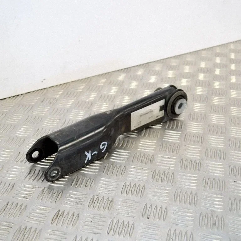 Aizmugurējā svira (dakša) – Land Rover Range Rover L405 (2013-2021)