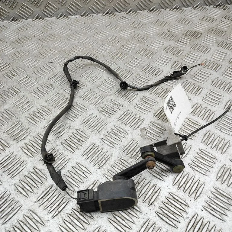 Aizmugurējās gaisa balstiekārtas augstuma sensors A0009053704