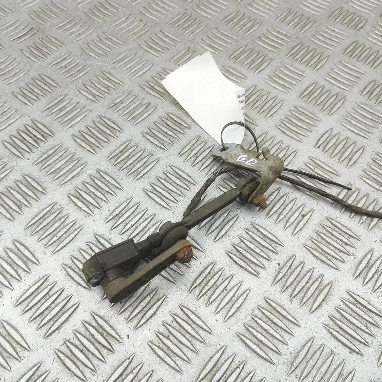 Tagumise õhkvedrustuse kõrgusandur A0009050908