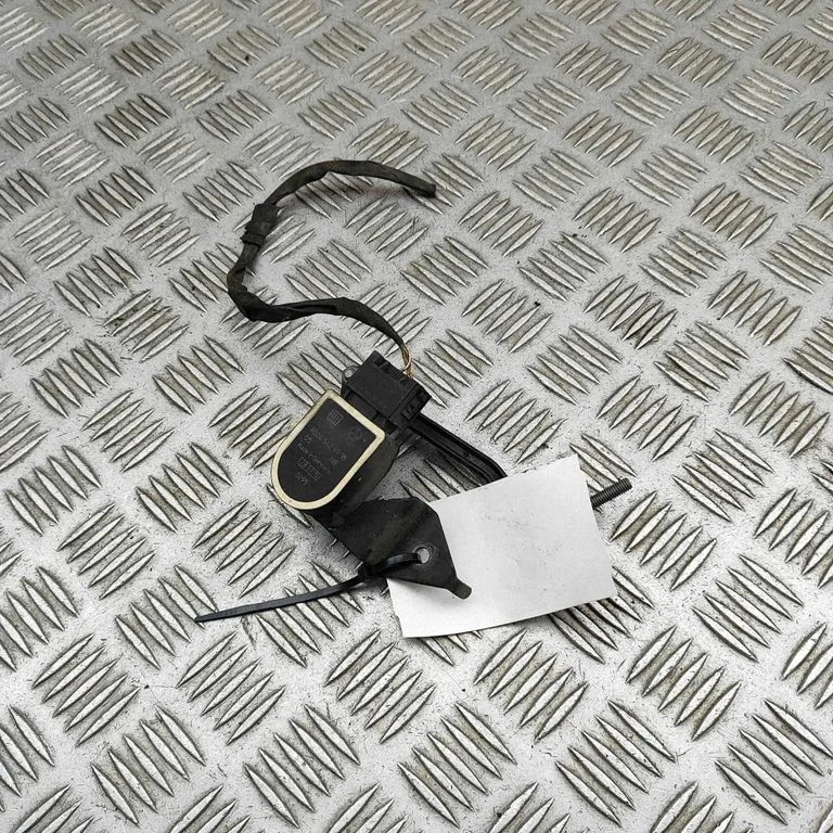 Tagumise õhkvedrustuse kõrgusandur A0045429918