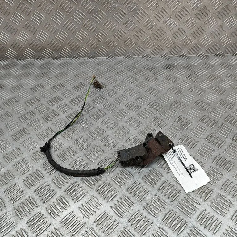 Rear air suspension level height sensor BJ323D026AA