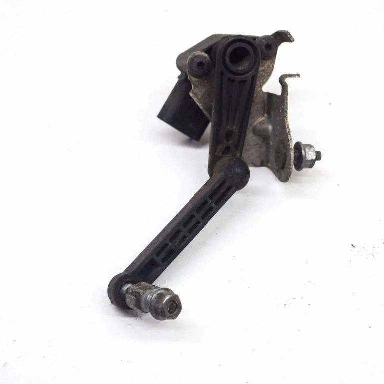 Rear air suspension level height sensor – Tesla Model Y (2020-)
