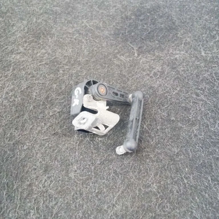 Rear air suspension level height sensor 2959574