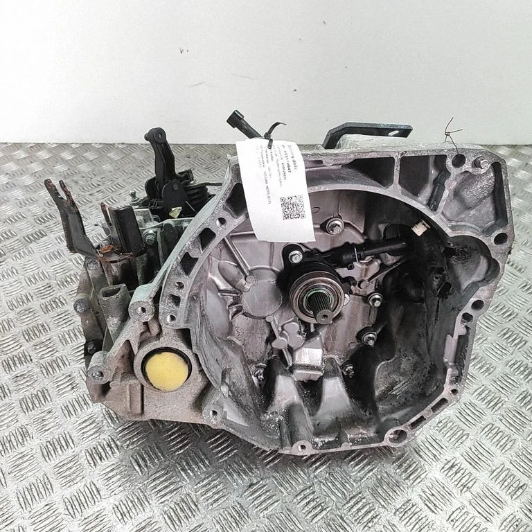 Mechaninė 6 pavarų dėžė