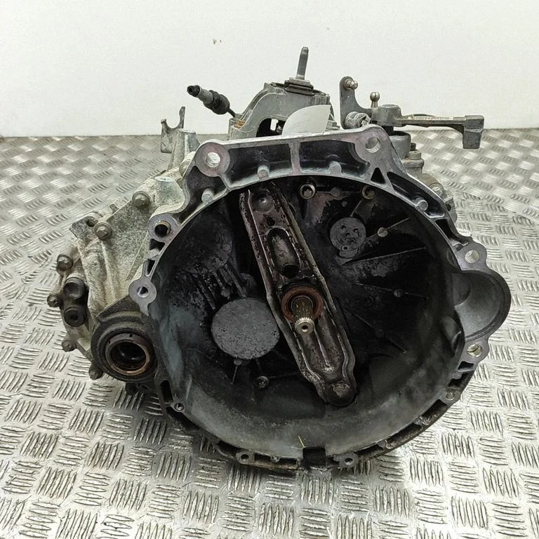 Mechaninė 6 pavarų dėžė