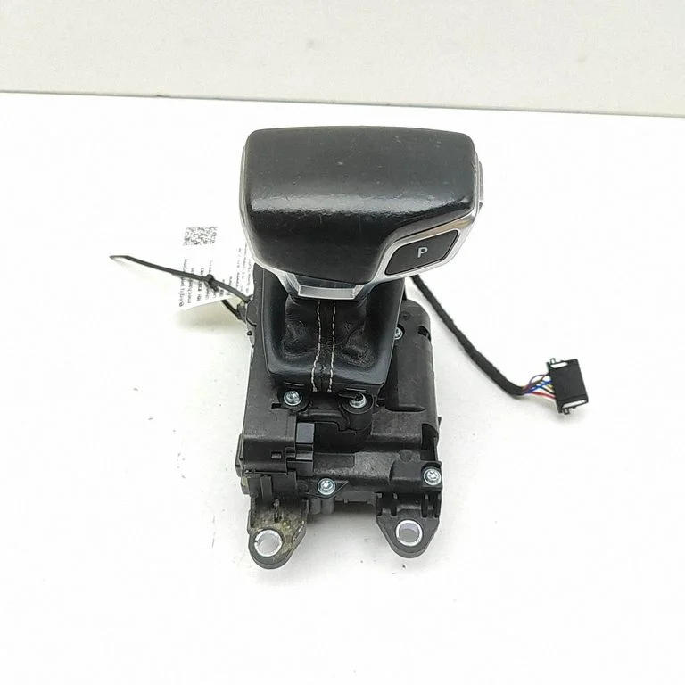 Gear selector mechanism 4M2713041D