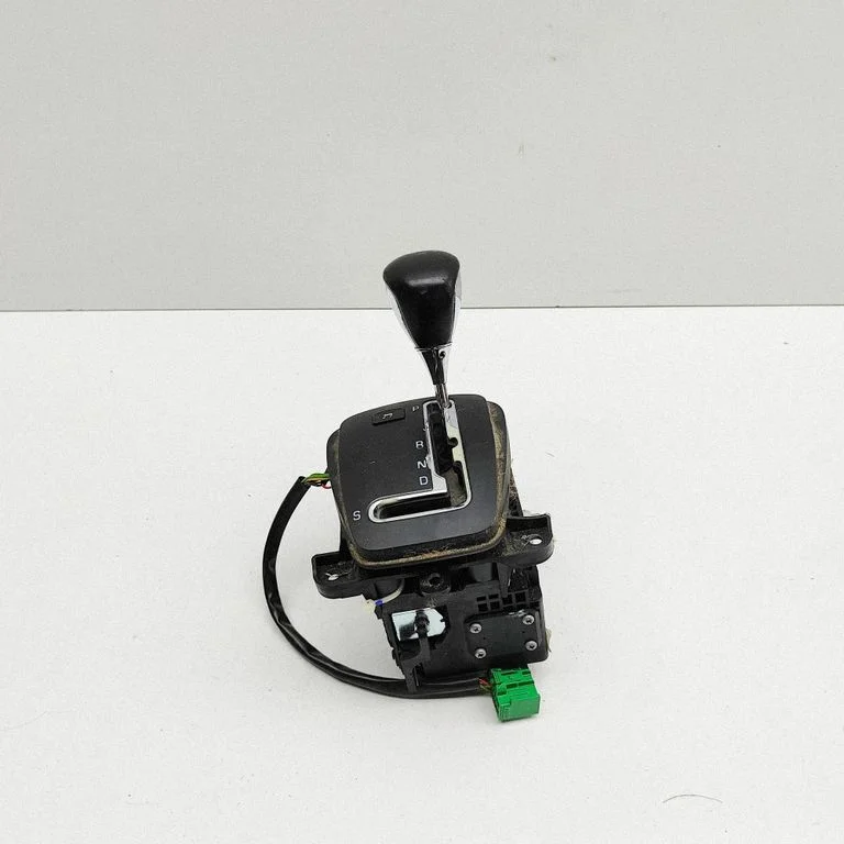 Pārnesumu pārslēgšanas mehānisms (kulise) 6W837K004CC