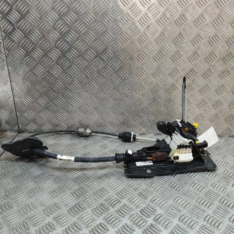 Pavarų perjungimo mechanizmas (kulisa)