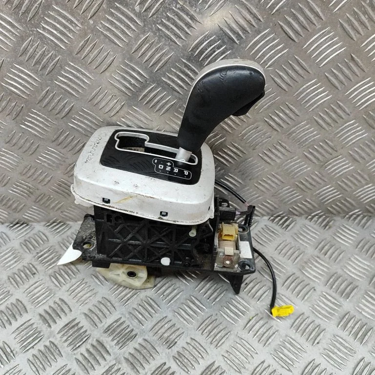 Pavarų perjungimo mechanizmas (kulisa)