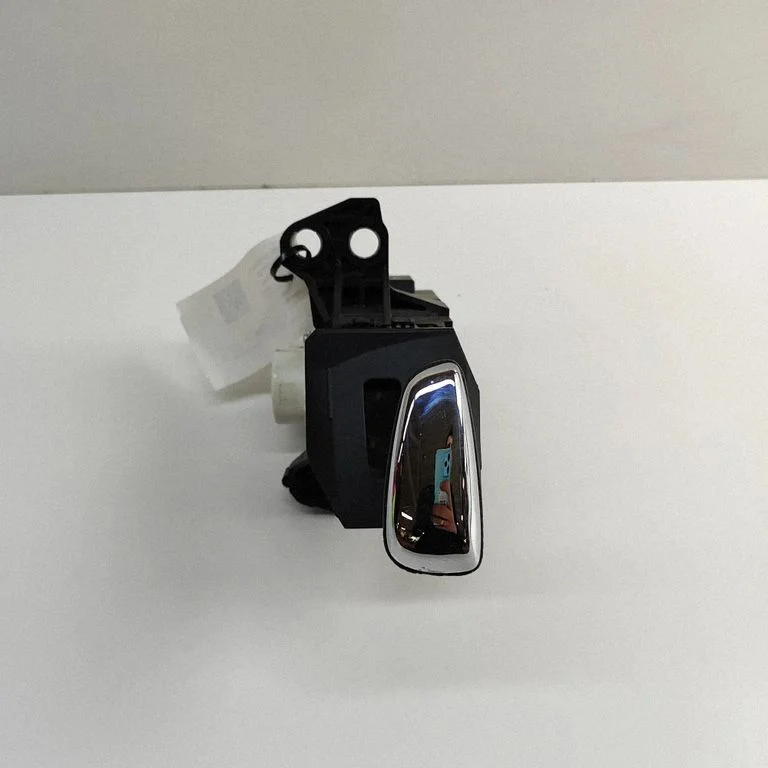 Gear selector mechanism