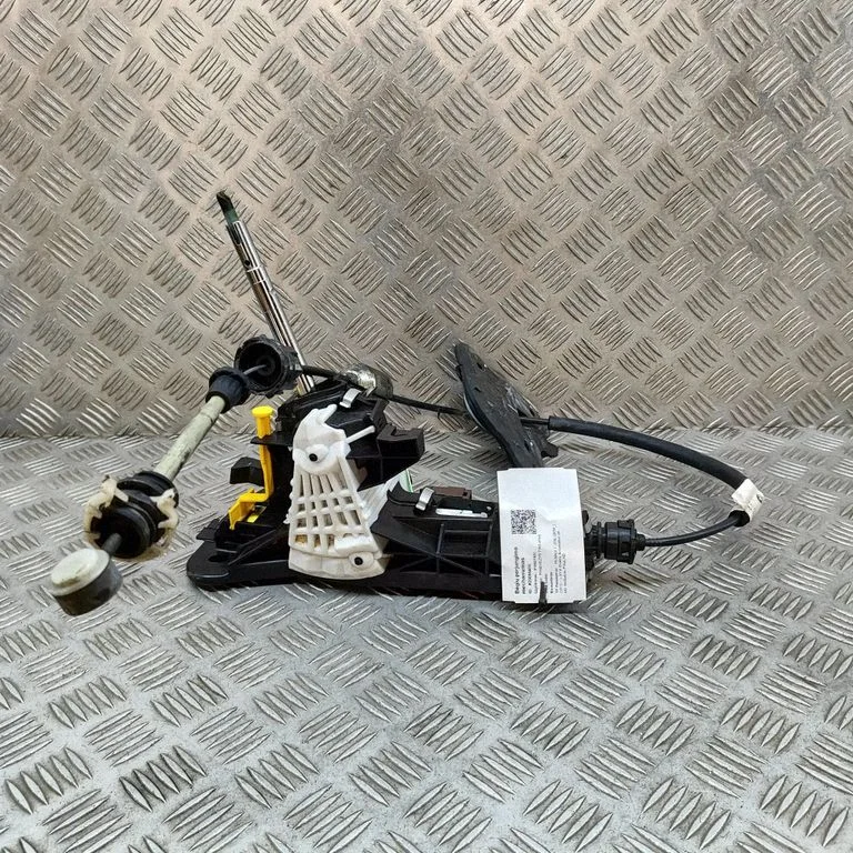 Pavarų perjungimo mechanizmas (kulisa)