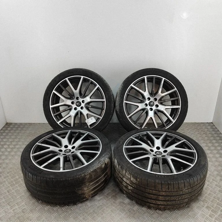 R12 lengvojo lydinio ratlankis (-iai)