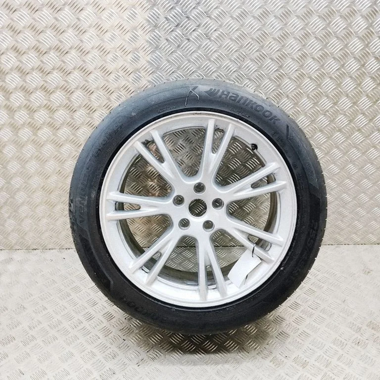 R12 lengvojo lydinio ratlankis (-iai)