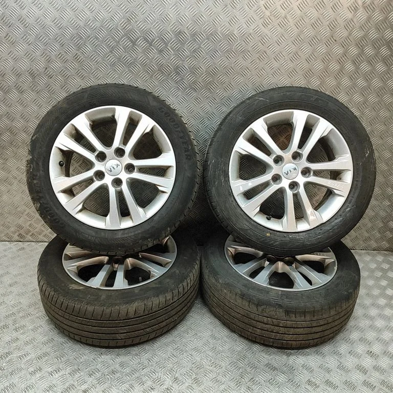 R12 lengvojo lydinio ratlankis (-iai)