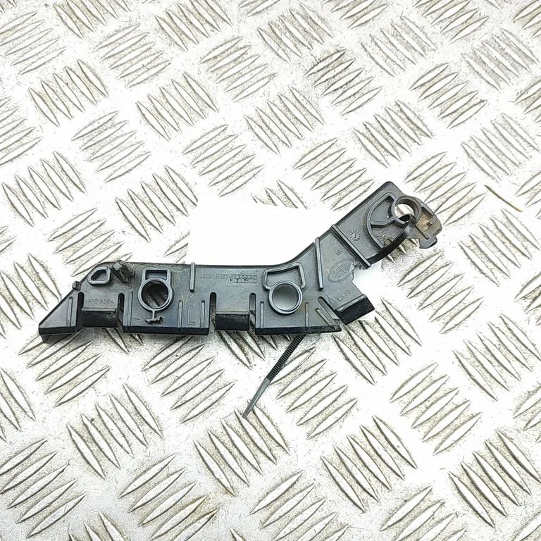 Priekšējā bampera turētājs LK7216F073A