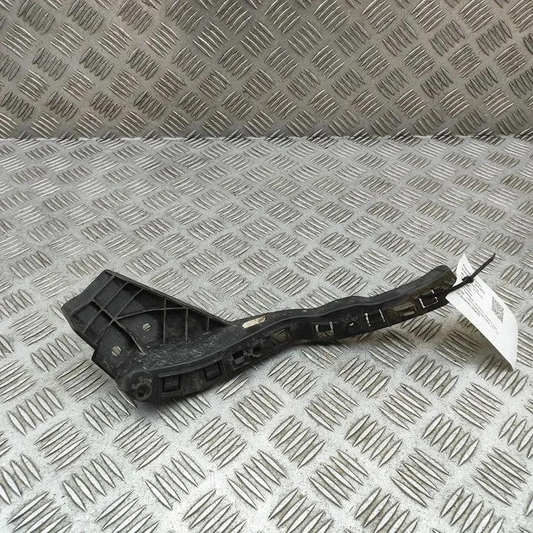 Priekšējā bampera turētājs 1374289080