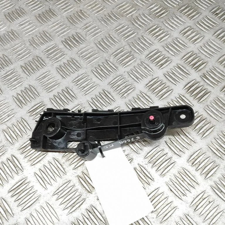 Priekšējā bampera turētājs 5253548060