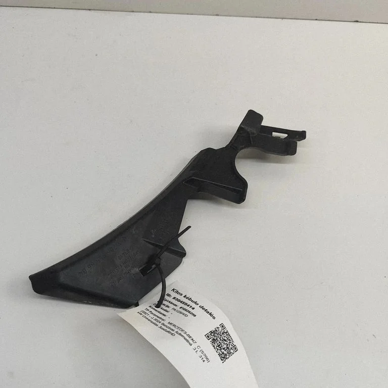 Priekšējā bampera turētājs A2068856604