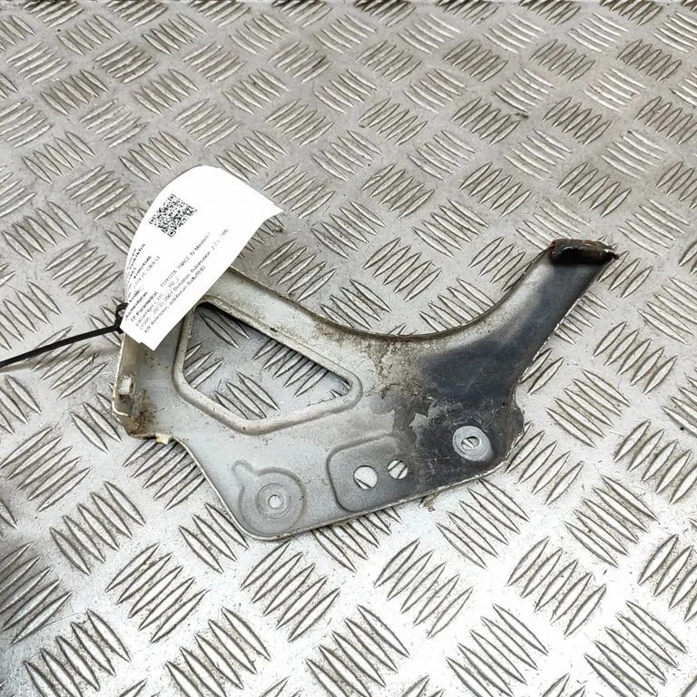 Priekšējā bampera turētājs 5214626050