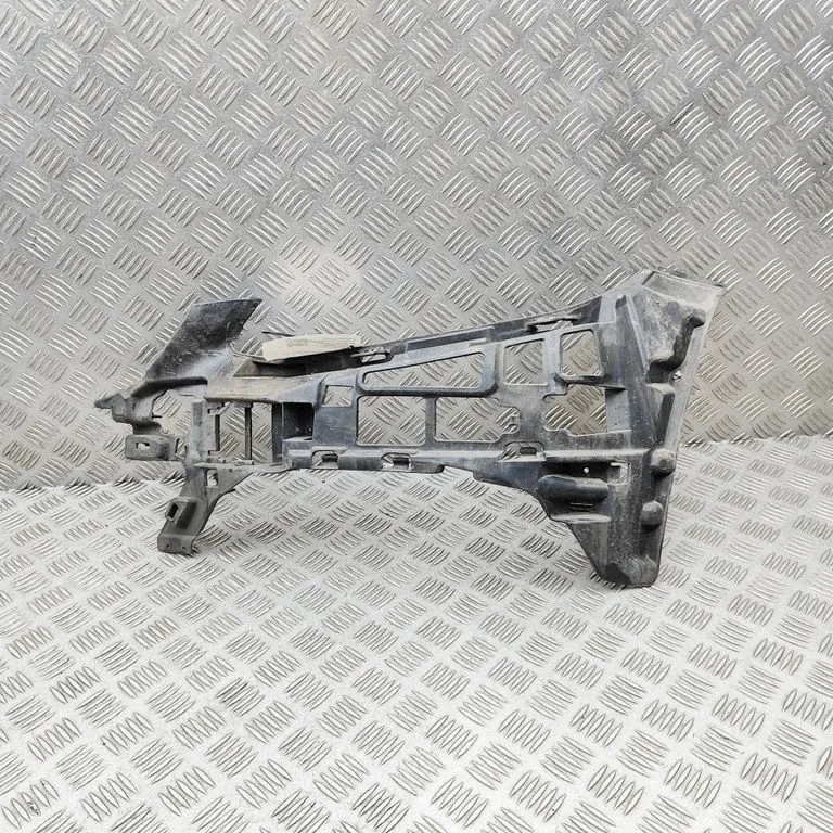 Priekšējā bampera turētājs A2058850565