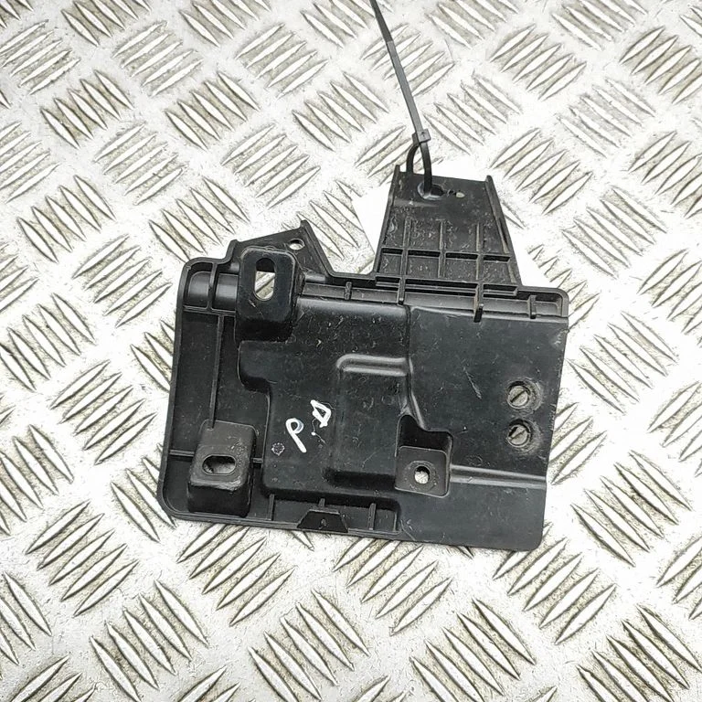 Front bumper mounting bracket 865A8HF100