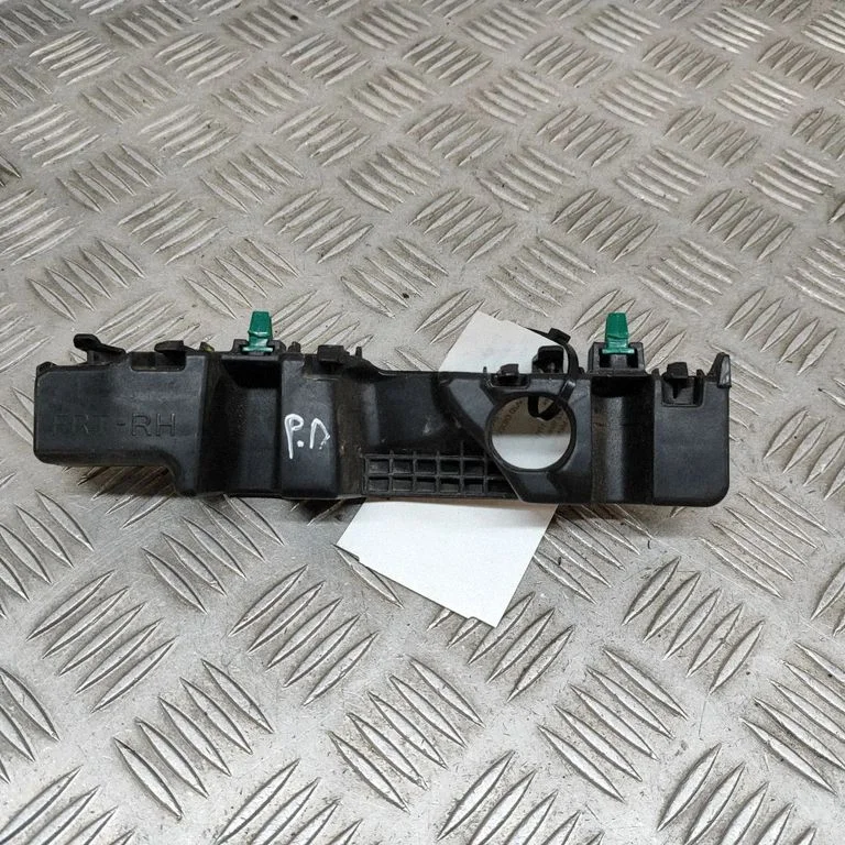 Priekšējā bampera turētājs 86516J9CA0