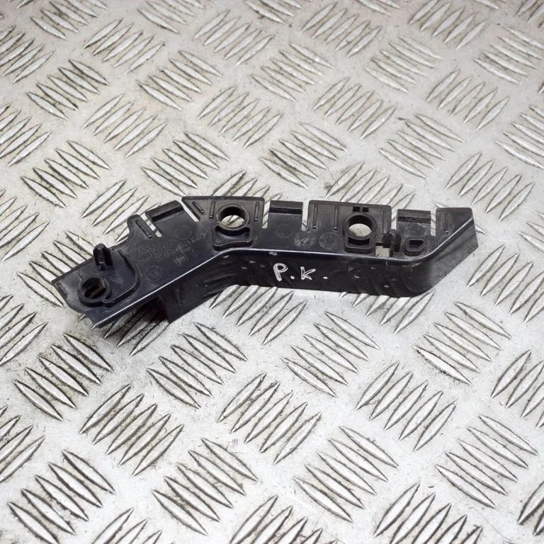 Priekšējā bampera turētājs FK7217E763AC