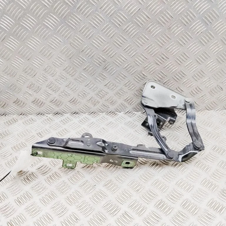 Motora pārsega eņģe (-es) K8D216800A