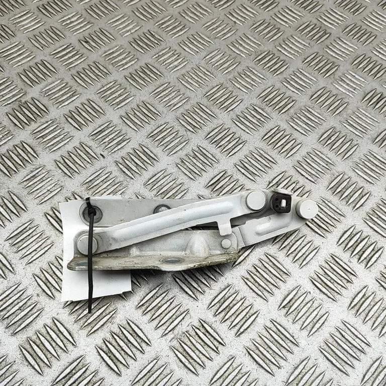 Motora pārsega eņģe (-es) 7E0823302B