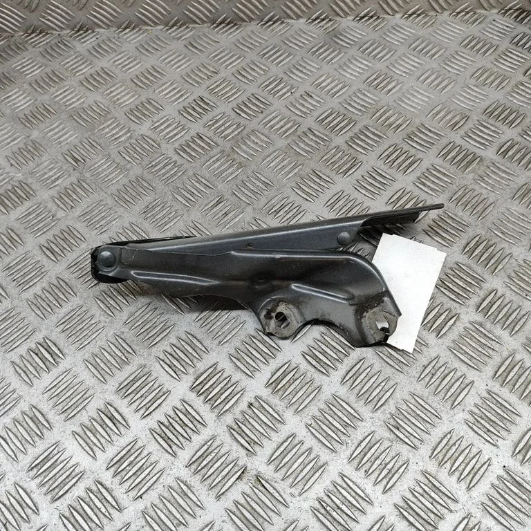 Engine bonnet/hood hinges 4G8823302E