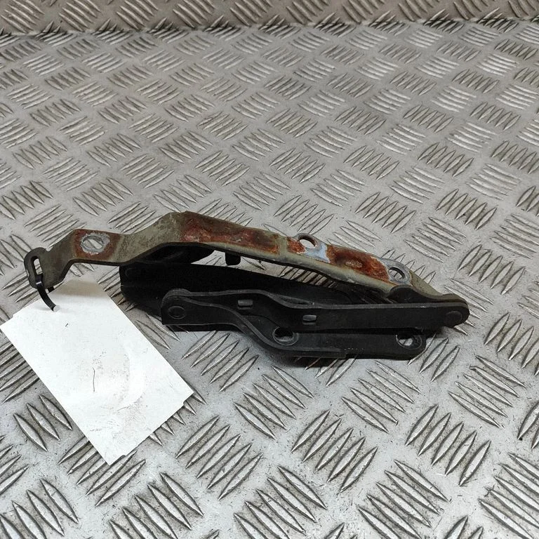 Motora pārsega eņģe (-es) 57260AG0009P
