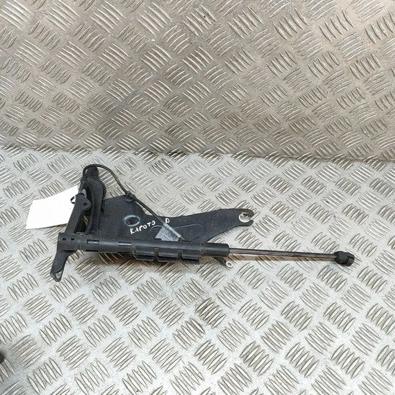 Motora pārsega eņģe (-es) 7148346