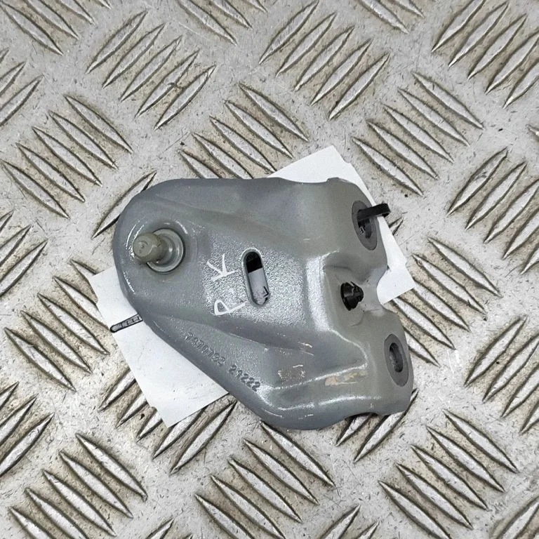 Mootorikapoti hinged 7470793