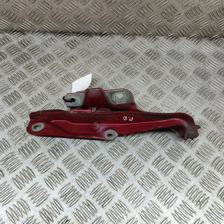 Motora pārsega eņģe (-es) 8X2316800AP