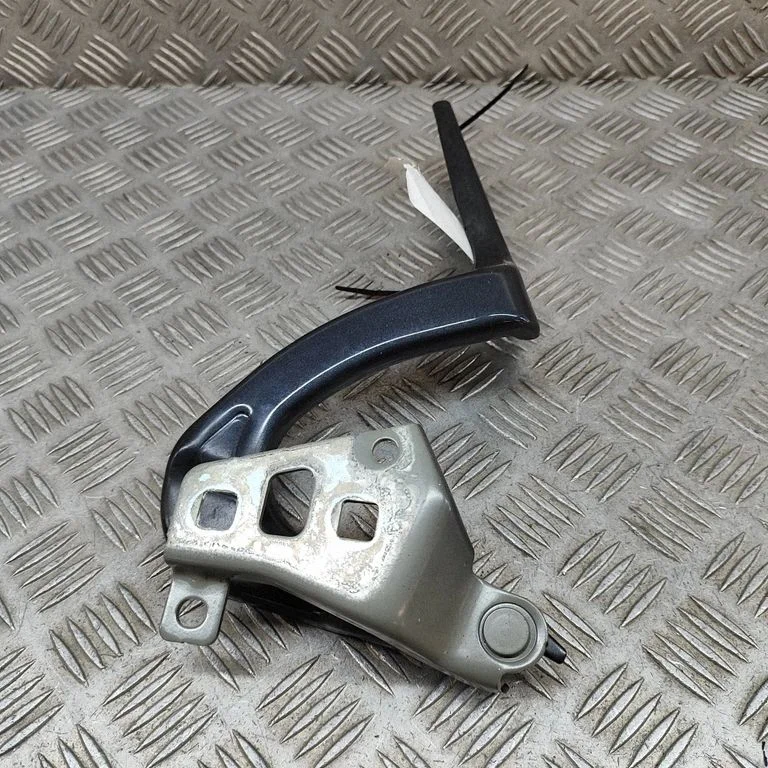 Engine bonnet/hood hinges – Tesla Model Y (2020-)