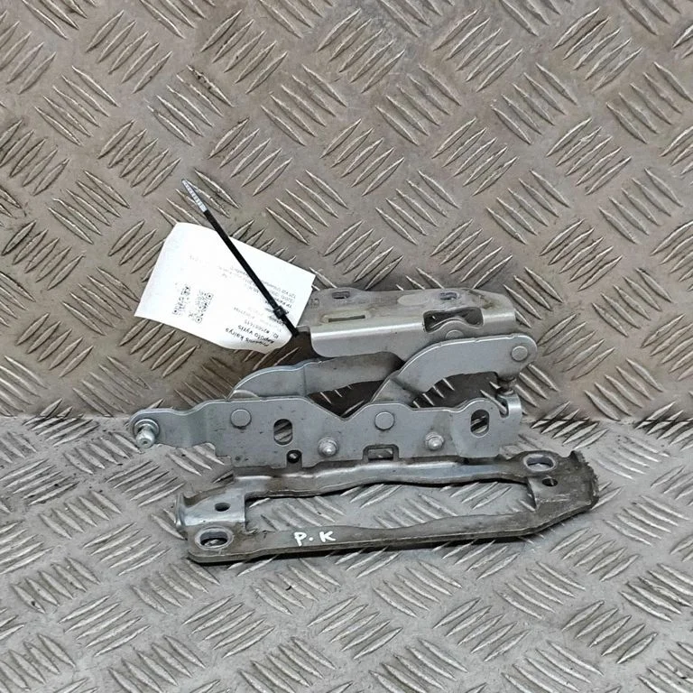 Mootorikapoti hinged – Mercedes-Benz C-klass AMG W204 (2007-2014)