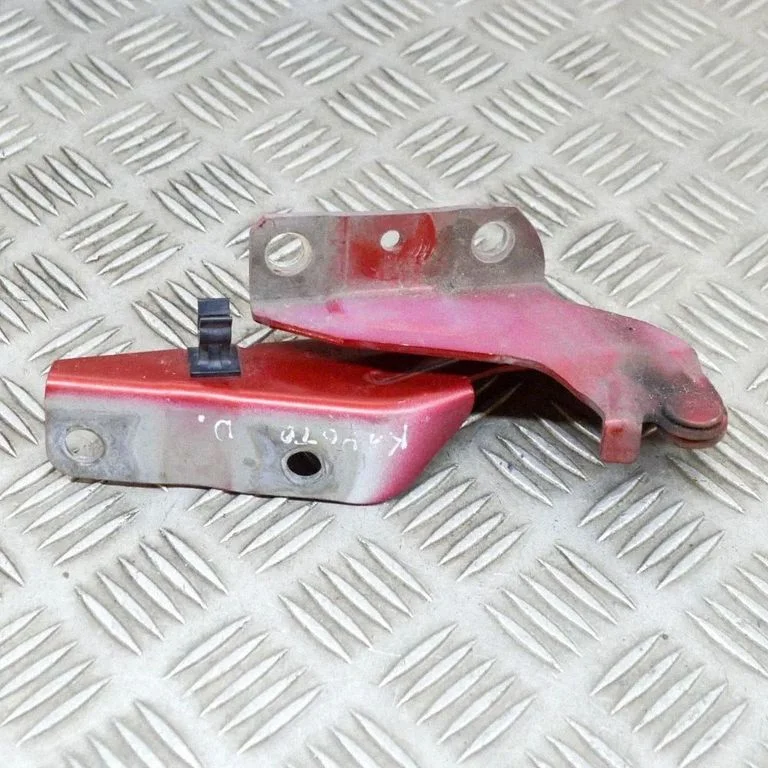 Motora pārsega eņģe (-es) MN175242