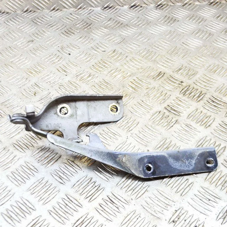 Mootorikapoti hinged