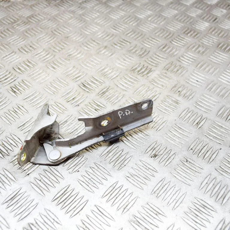 Mootorikapoti hinged – parem