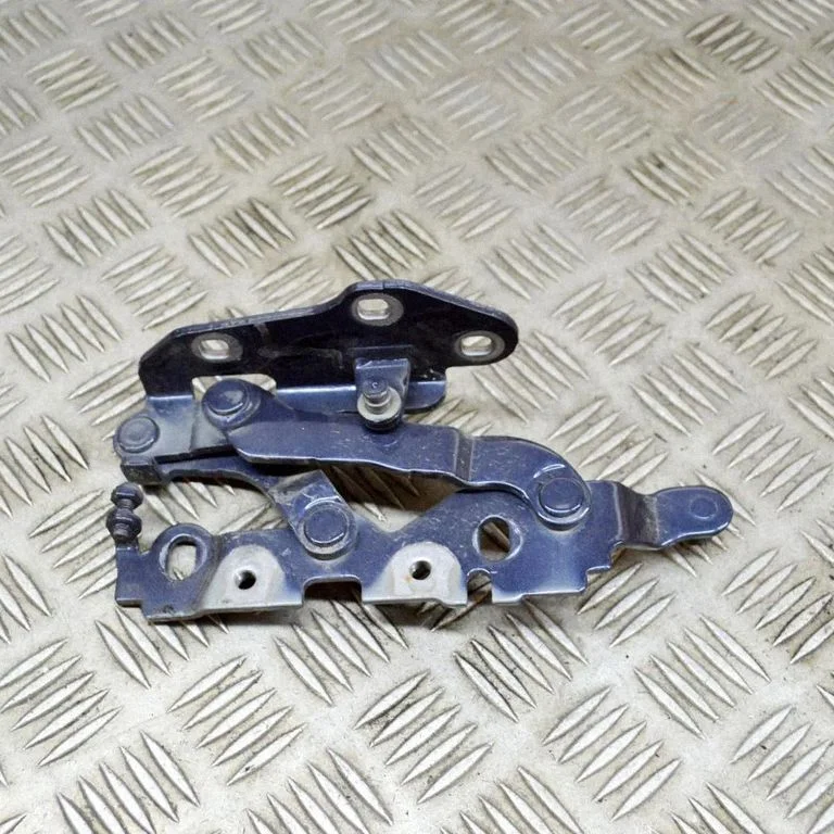 Engine bonnet/hood hinges – Mercedes-Benz E-Class W212 (2009-2016)