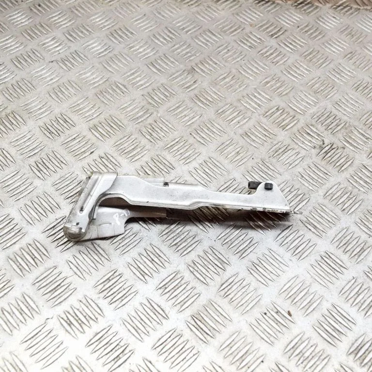 Mootorikapoti hinged – parem