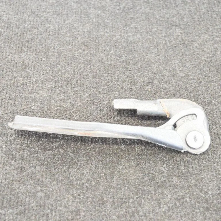 Engine bonnet/hood hinges – Audi A3 S3 8P (2003-2012)