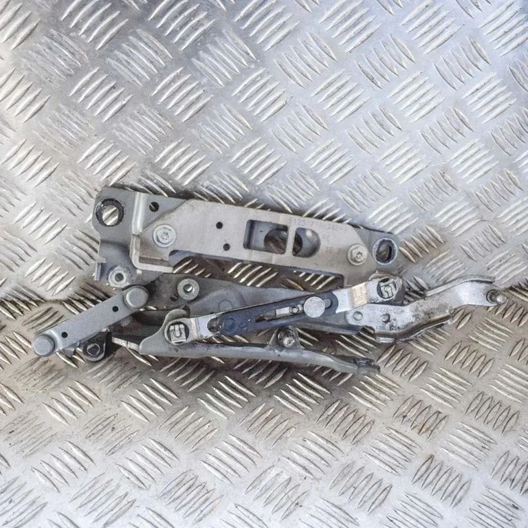 Engine bonnet/hood hinges – BMW 5 Series F10 F11 (2009-2016)