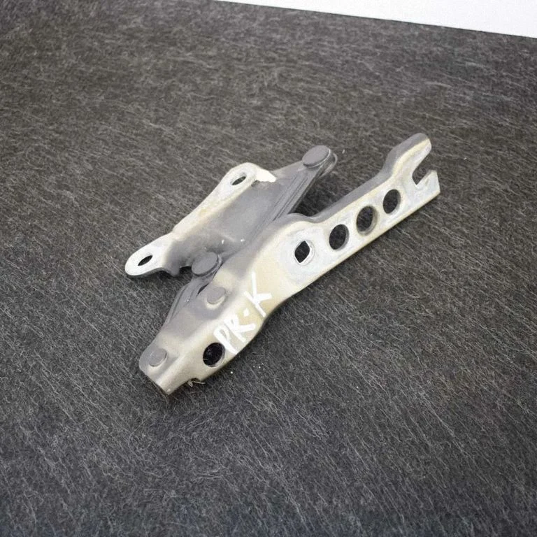 Engine bonnet/hood hinges 3T0823301E