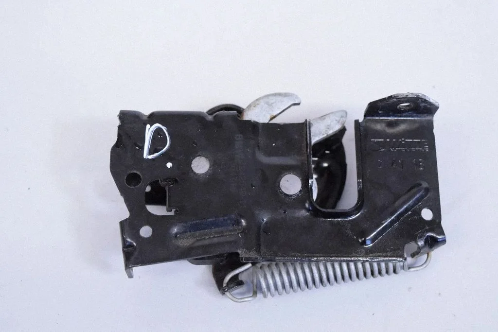 Engine bonnet/hood lock/catch – BMW 3 Series GT F34 (2013-2017)
