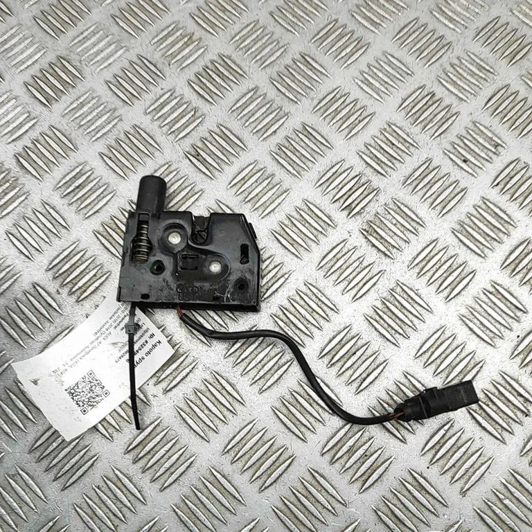 Mootorikapoti lukk 4G0823509C – Audi A7 S7 4G (2011-2017)